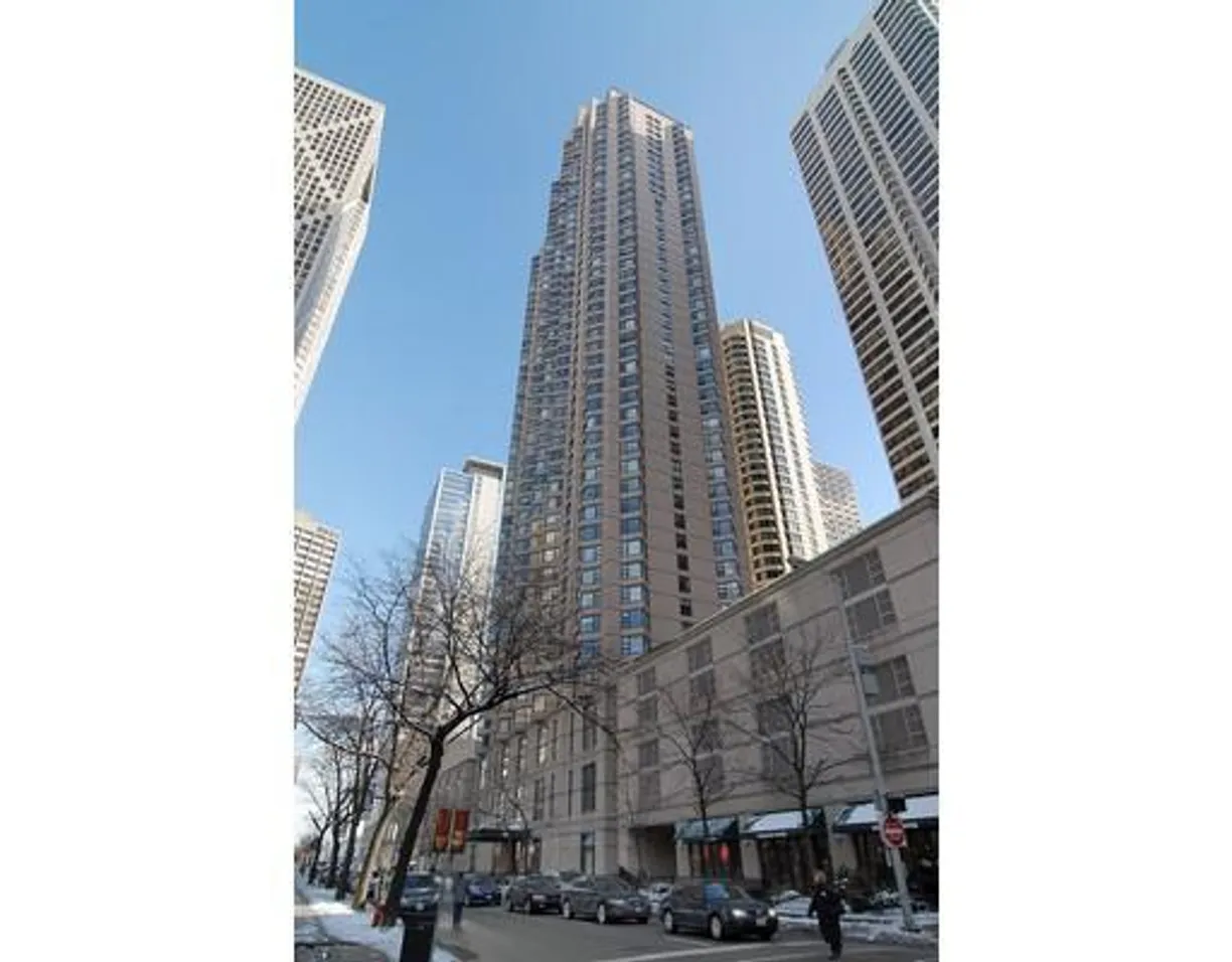 Chicago Real Estate | View 401 E ONTARIO Street, 2805 | 1 Bed, 1 Bath