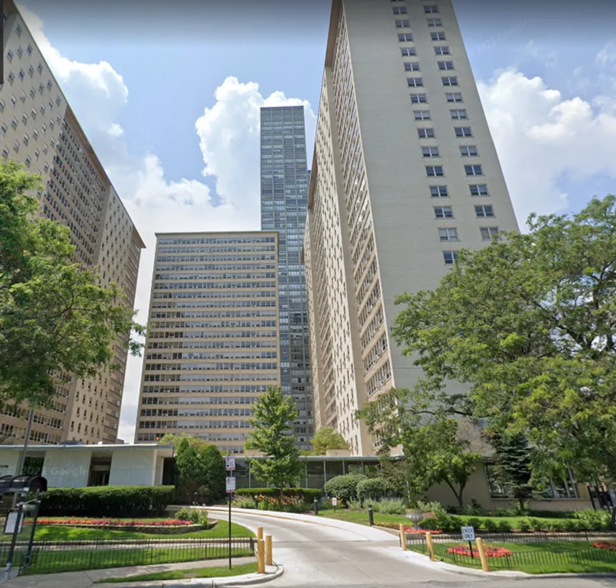 Chicago Real Estate | View 3950 N LAKE SHORE Drive, 1320 | 3 Beds, 1 Bath
