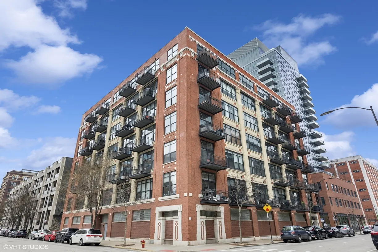 Chicago Real Estate | View 843 W Adams Street, 309 | 2 Beds, 2 Baths