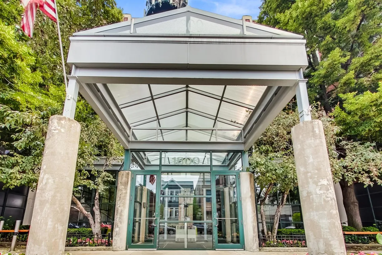 Chicago Real Estate | View 1800 W Roscoe Street, 510 | Listing