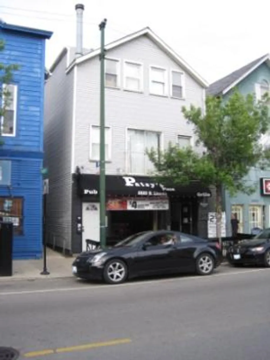Chicago Real Estate | View 2825 N LINCOLN Avenue, 2W | 2 Beds, 2 Baths