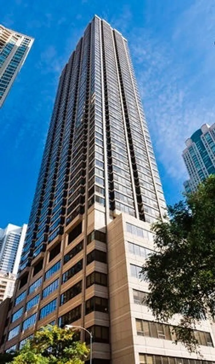 Chicago Real Estate | View 30 E HURON Street, 2401 | 1 Bed, 1 Bath