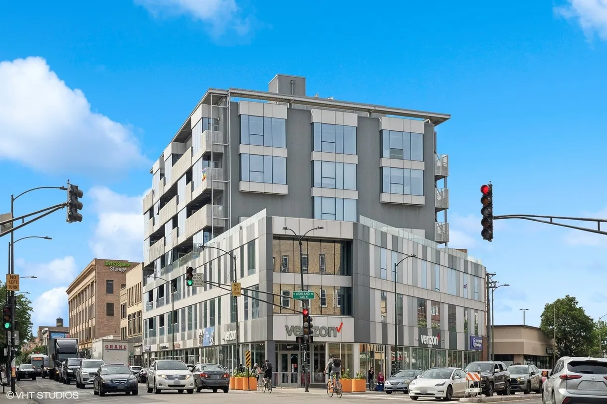 Chicago Real Estate | View 1241 N MILWAUKEE Avenue, 205 | 1 Bed, 1 Bath