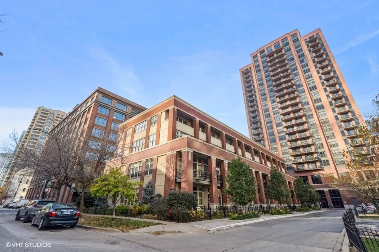 Chicago Real Estate | View 330 N Jefferson Street, 1802 | 1 Bed, 1 Bath