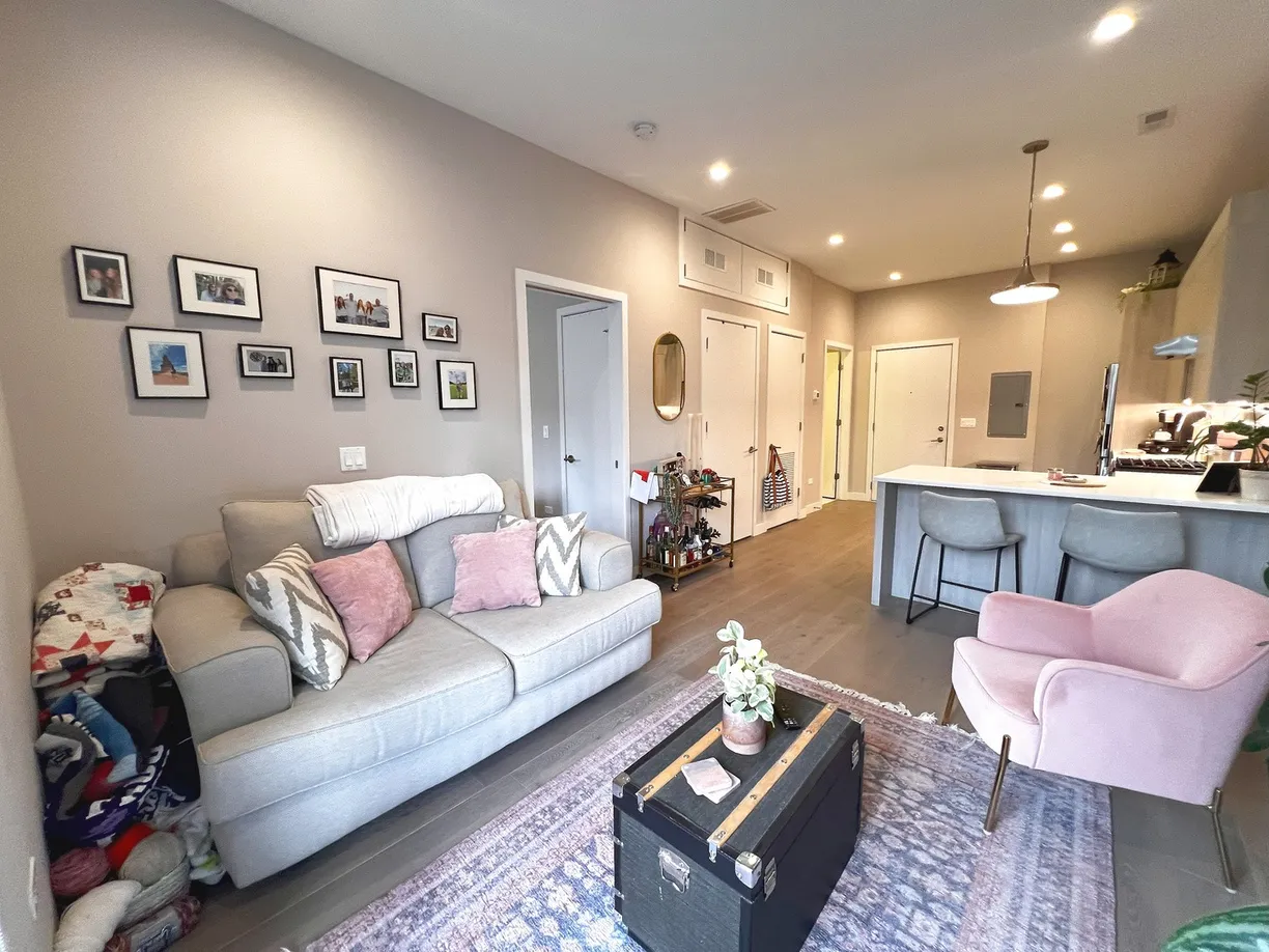 Chicago Real Estate | View 3757 N Sheffield Avenue, 210 | Listing
