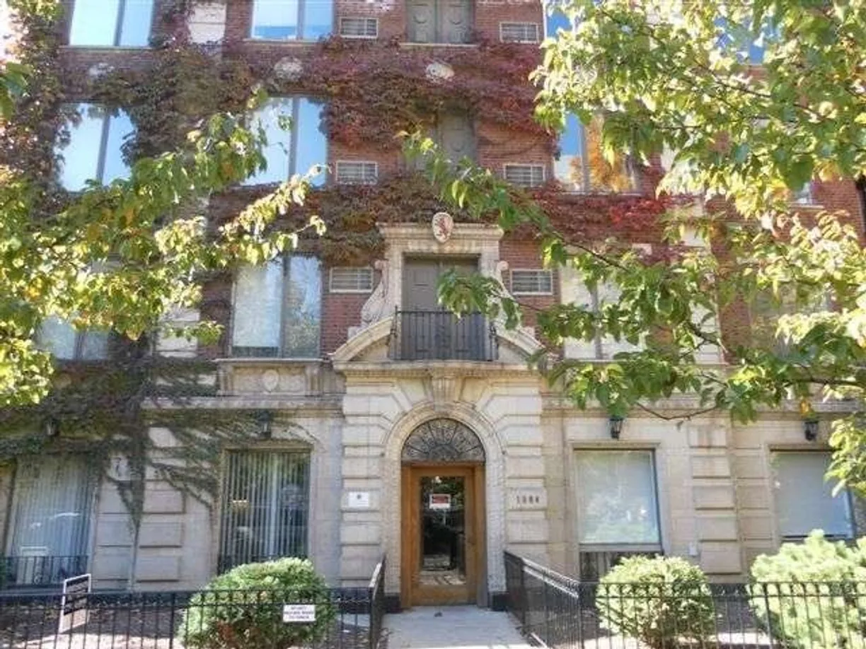Chicago Real Estate | View 1504 N Dearborn Parkway, 209 | 1 Bed, 1 Bath