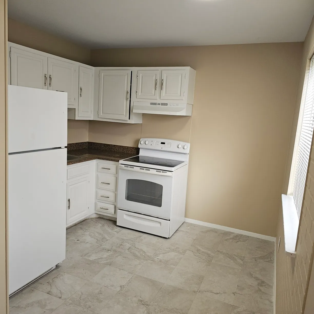 Chicago Real Estate | View 1351 Monomoy Street, C3 | Listing