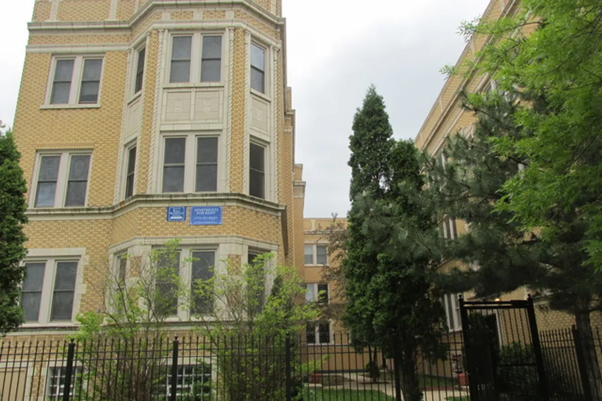 Chicago Real Estate | View 1735 W 91st Street, 3 | 2 Beds, 1 Bath