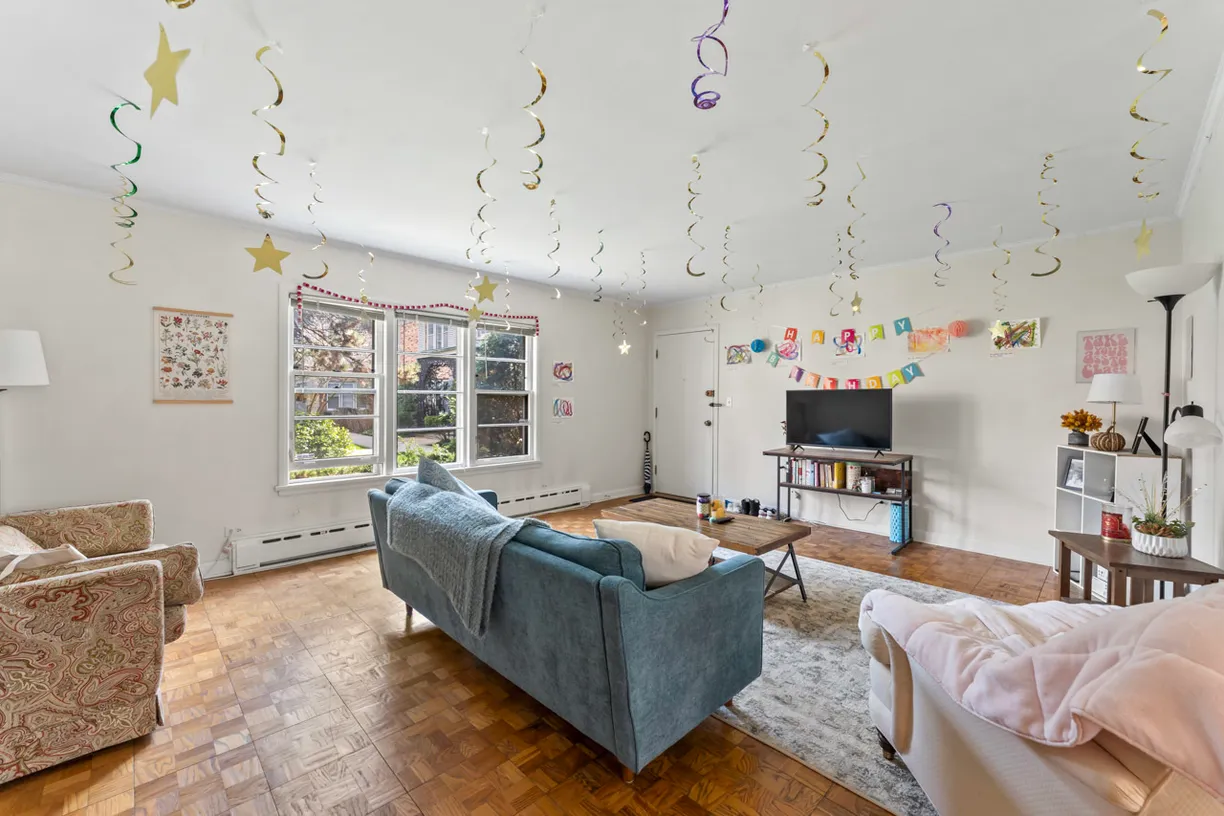 Chicago Real Estate | View 1923 SHERMAN Avenue, 1N | Listing