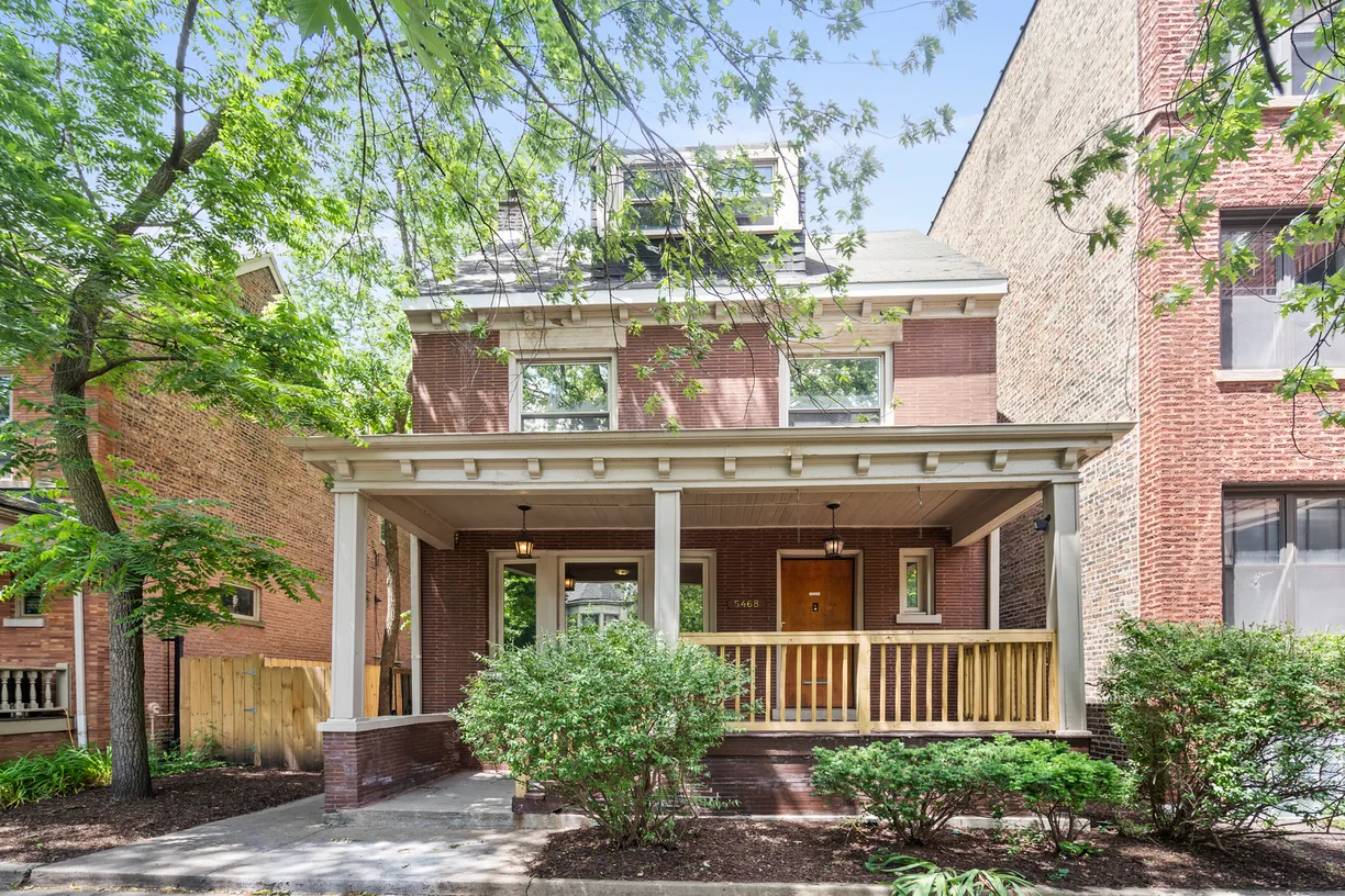 Chicago Real Estate | View 5468 S Ellis Avenue | 5 Beds, 2 Baths
