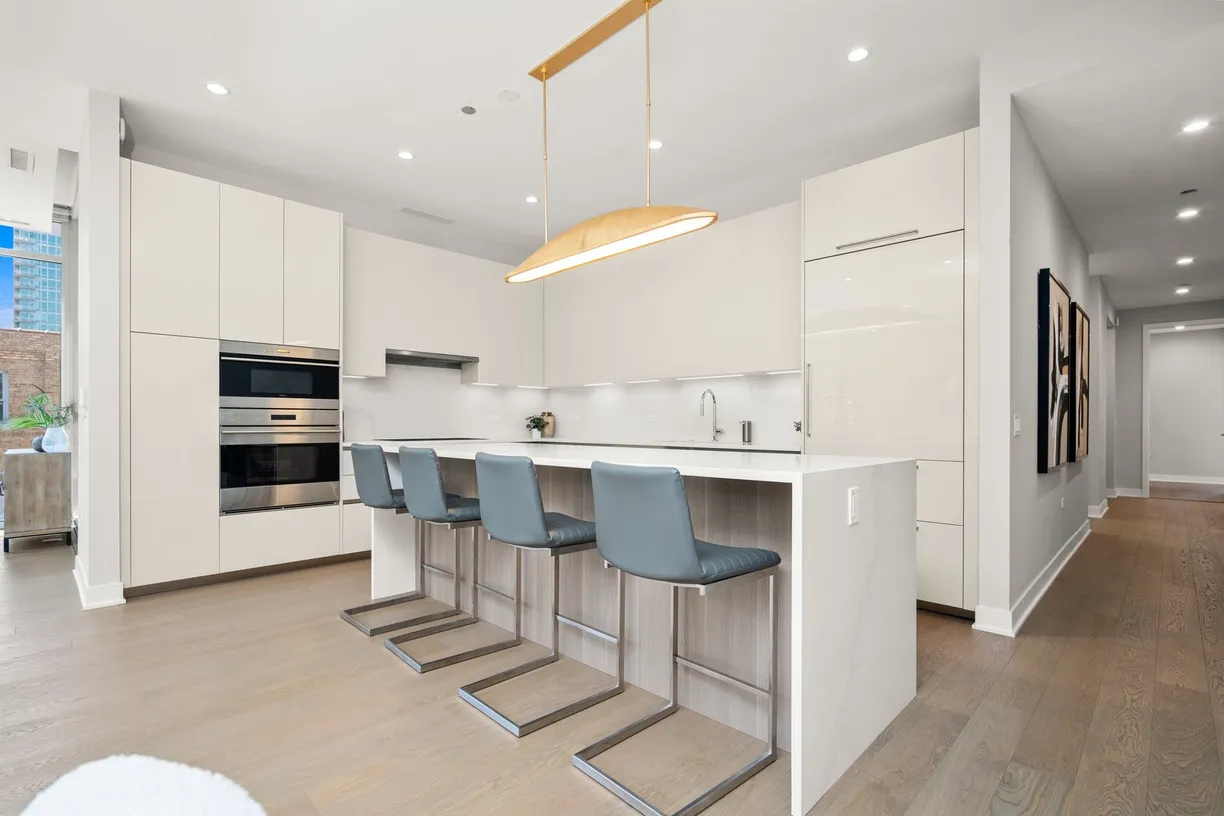 Chicago Real Estate | View 360 W Erie Street, 5A | Listing