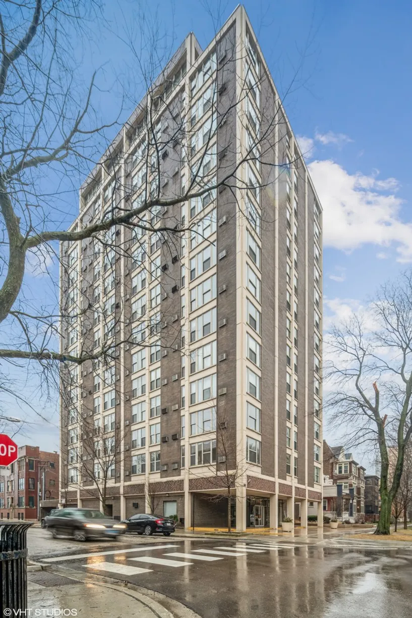 Chicago Real Estate | View 5401 S Hyde Park Boulevard, 705 | 2 Beds, 2 Baths