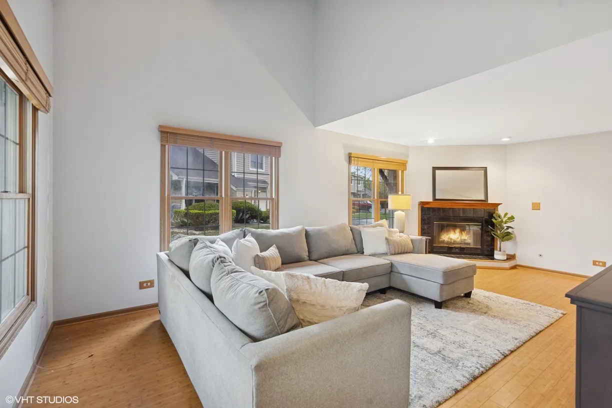 Chicago Real Estate | View 1935 Wisteria Court, 4 | Listing