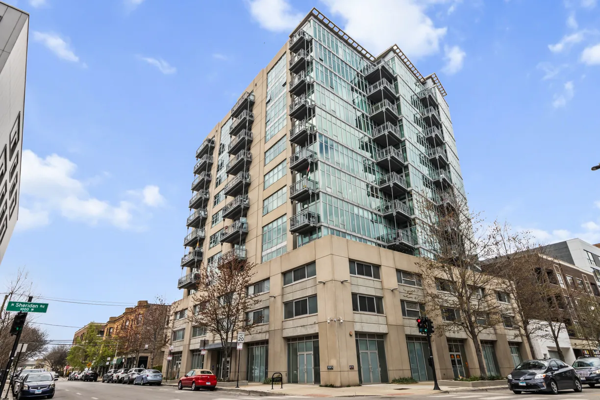 Chicago Real Estate | View 1000 W Leland Street, 9B | 2 Beds, 2 Baths