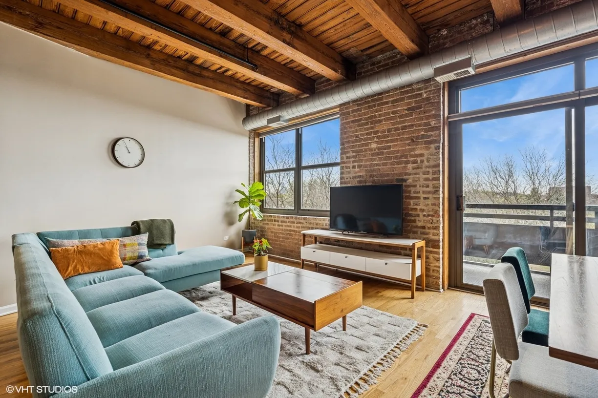 Chicago Real Estate | View 1735 W Diversey Parkway, 402 | Listing
