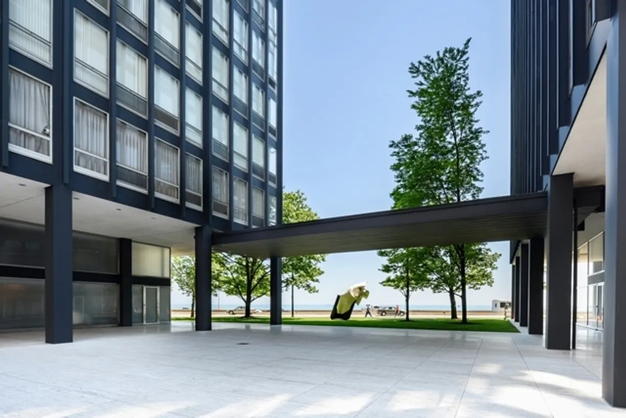 Chicago Real Estate | View 880 N LAKE SHORE Drive, 8G | Listing