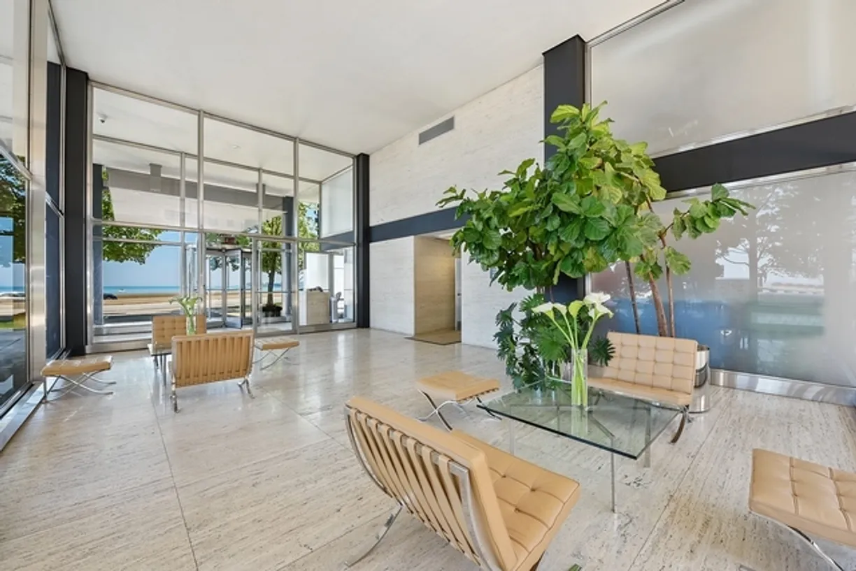 Chicago Real Estate | View 880 N LAKE SHORE Drive, 8G | Listing