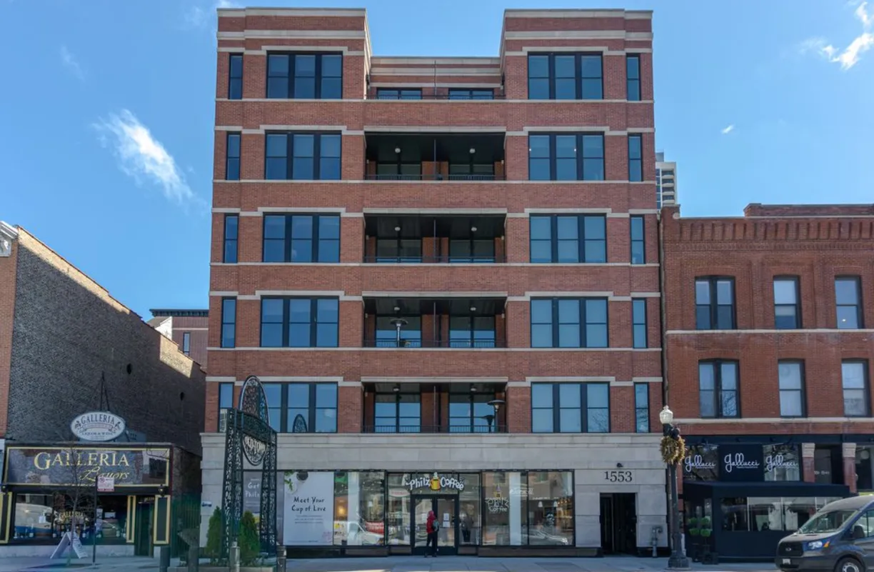 Chicago Real Estate | View 1553 N Wells Street, 603 | 3 Beds, 3 Baths