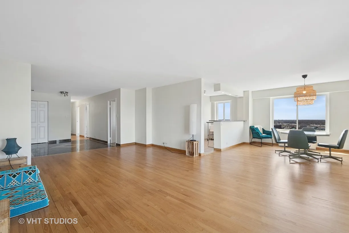Chicago Real Estate | View 7141 N kedzie Avenue, 1515 | Listing