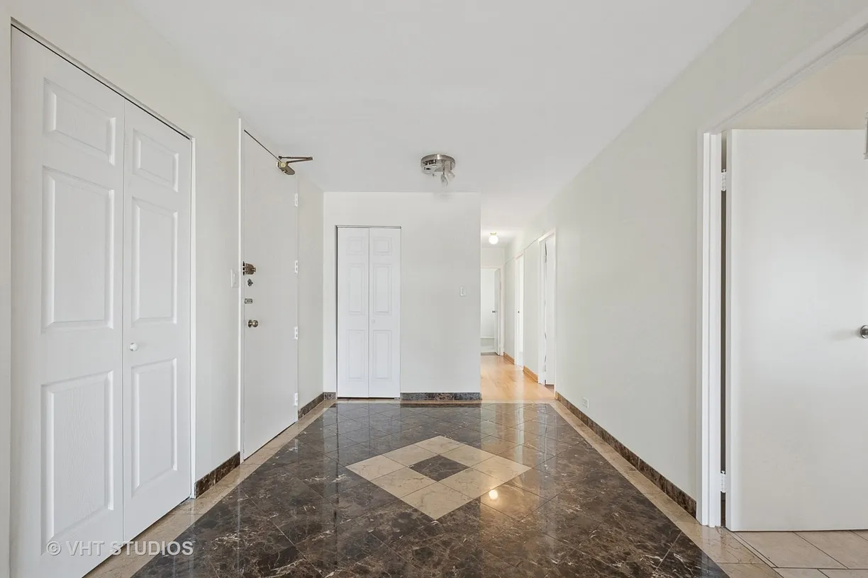 Chicago Real Estate | View 7141 N kedzie Avenue, 1515 | Listing