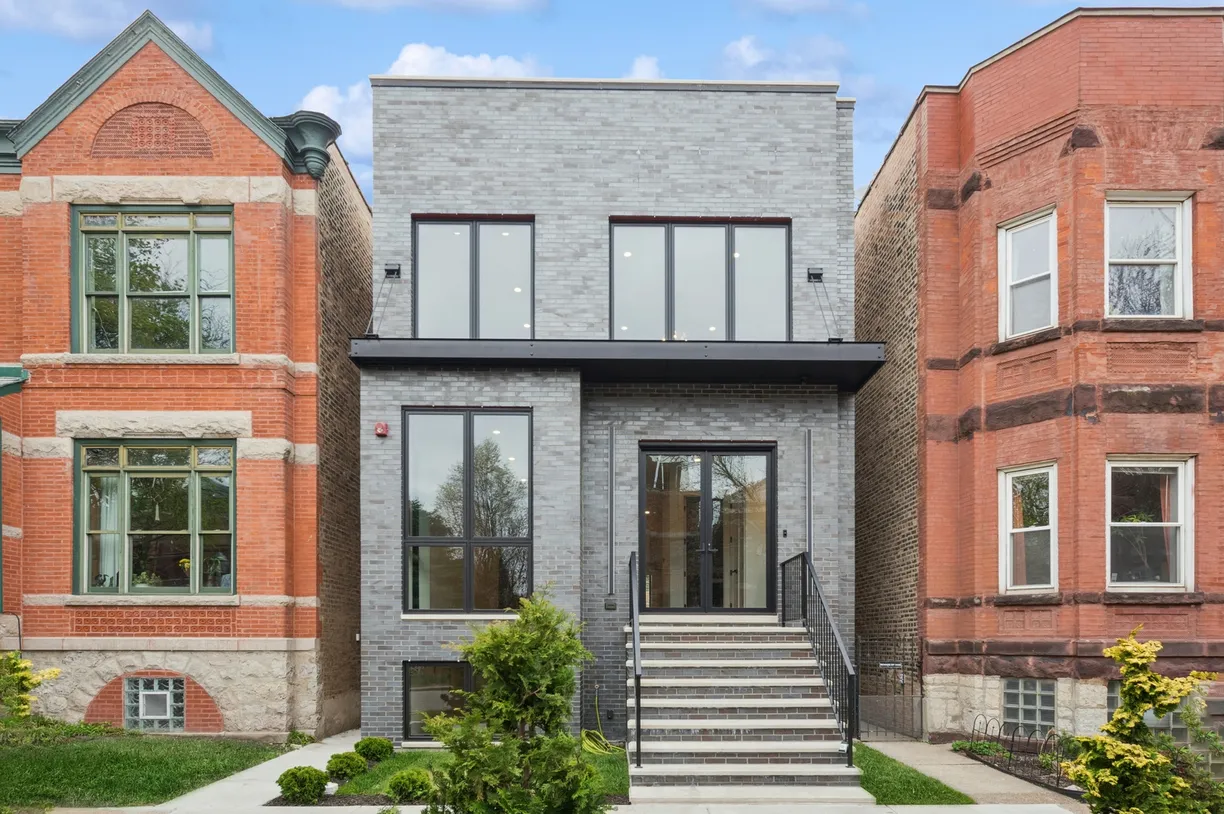2434 W Superior Street Chicago IL 60612 Property for sale