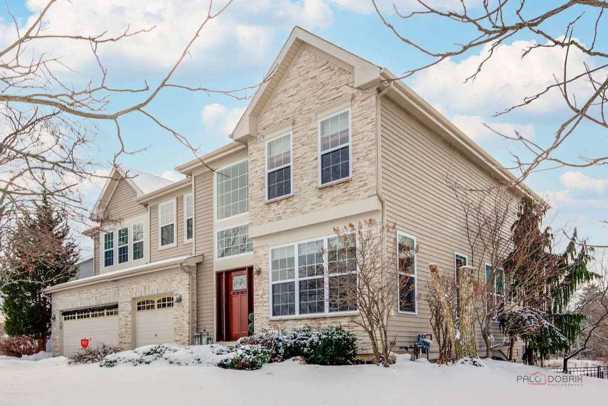 325 CEDAR RIDGE Drive, Lake Villa, IL 60046 Property for sale