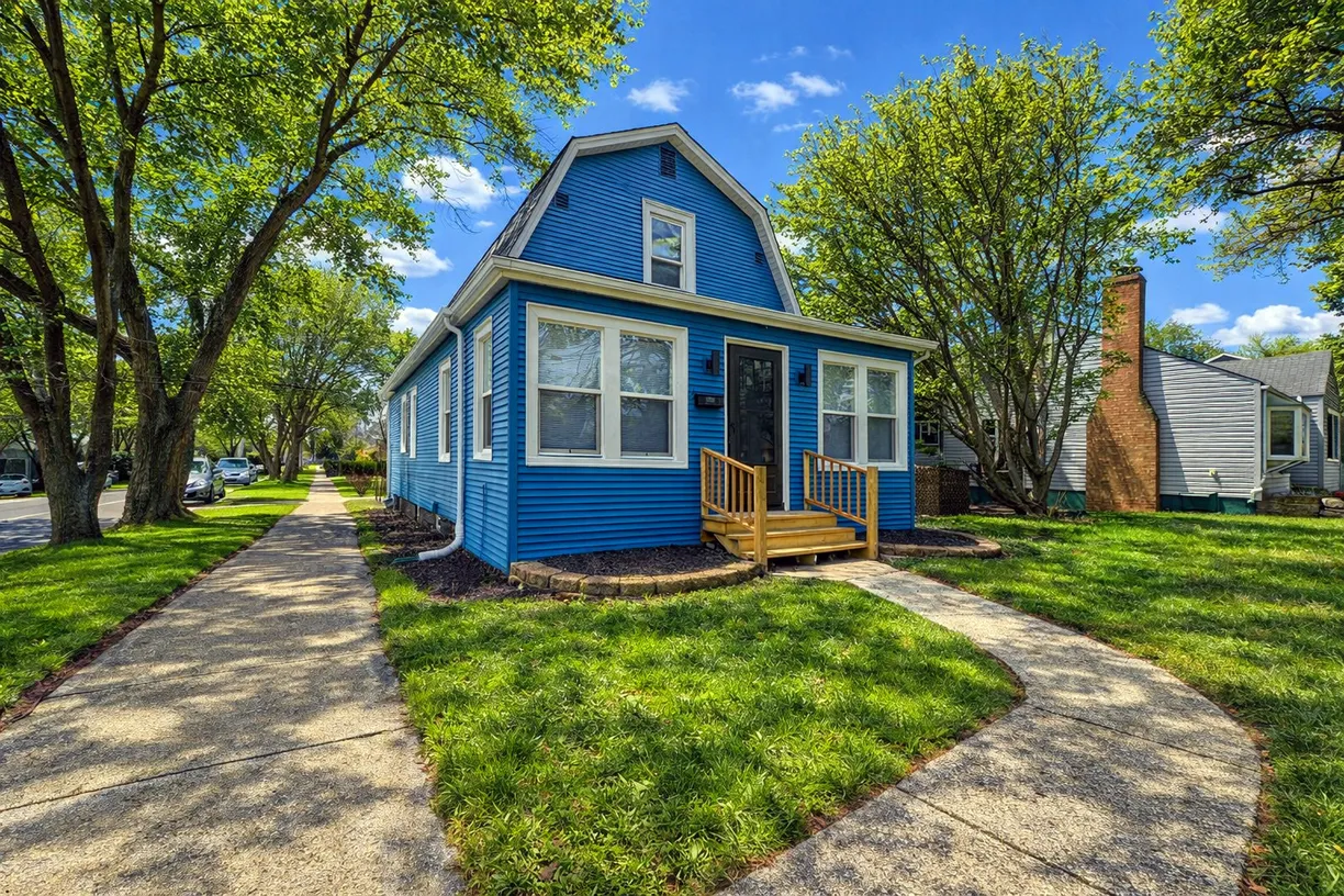 9820 S California Avenue, Evergreen Park, IL 60805 Property for sale