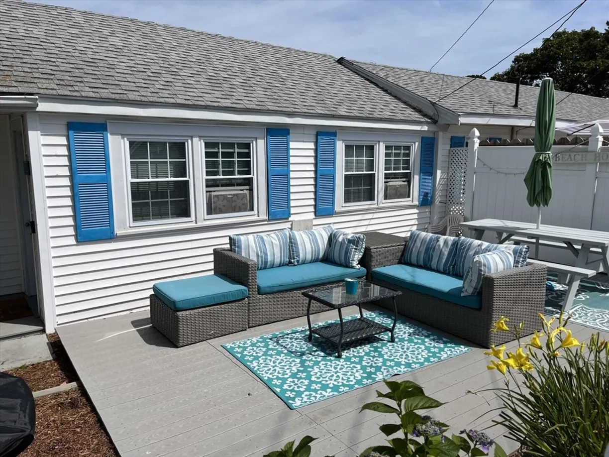 Boston, MA Real Estate | View 226 Old Wharf Road | 2 Beds, 1 Bath
