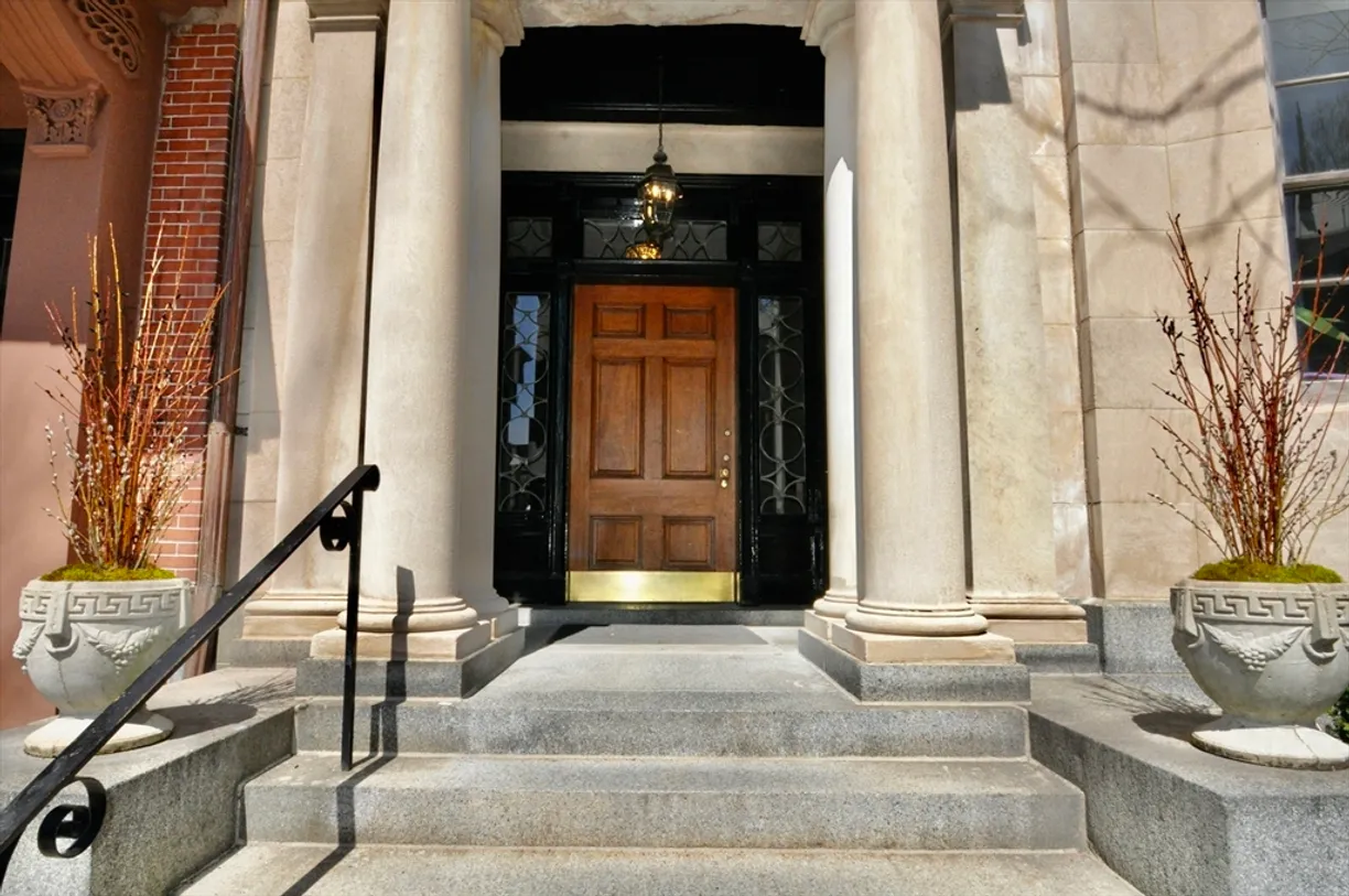 Boston, MA Real Estate | View 61 Mt Vernon St, A | 4 Beds, 2 Baths