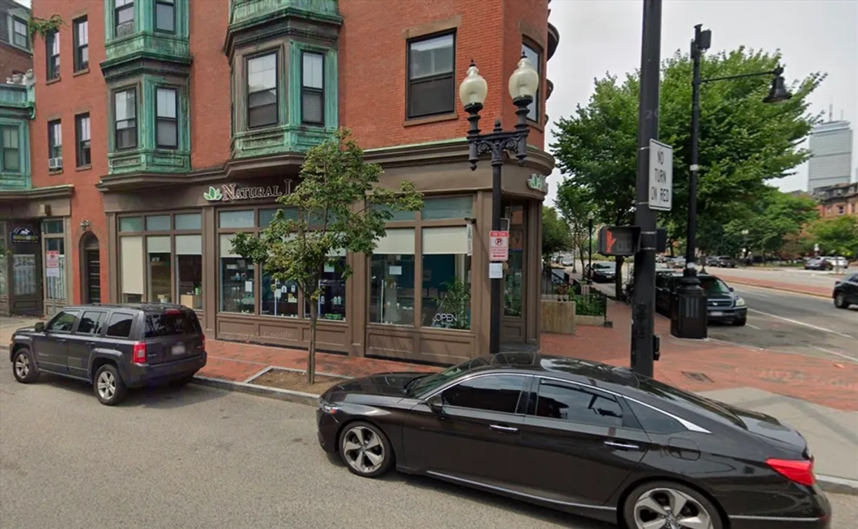Boston, MA Real Estate | View 585 Massachusetts Ave, A