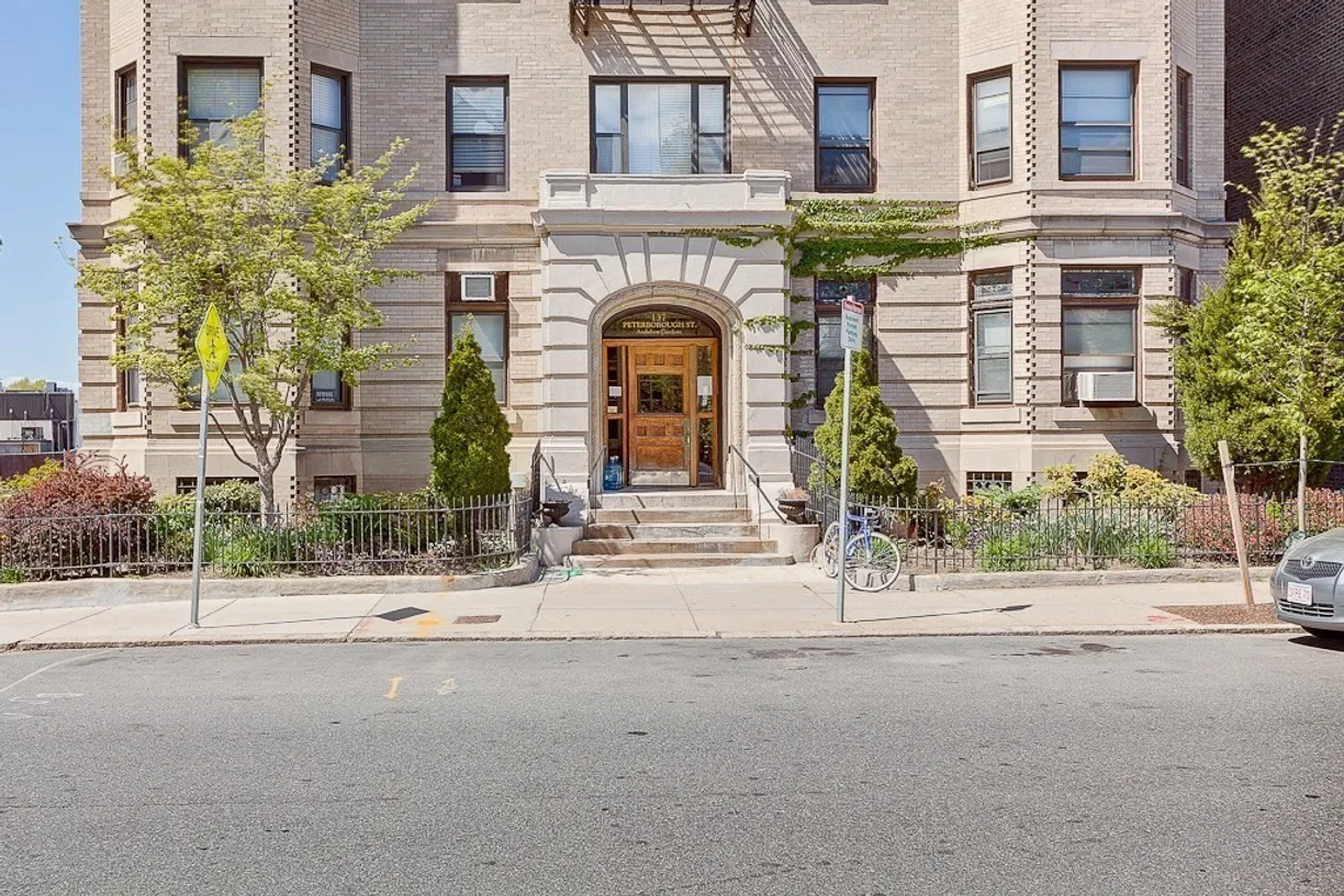 Boston, MA Real Estate | View 137 Peterborough St, 31 | 1 Bed, 1 Bath
