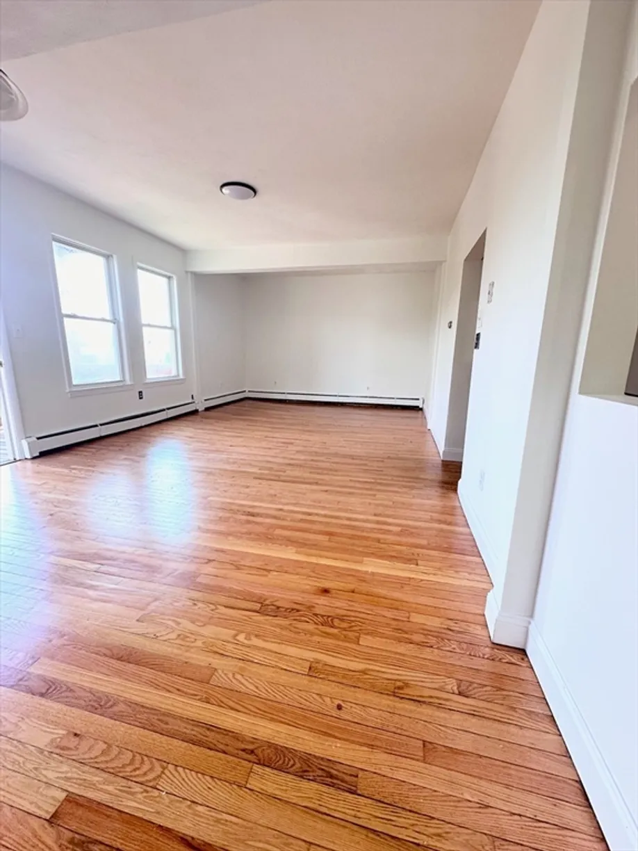 Boston, MA Real Estate | View 382-384 Watertown St, 2R | Listing