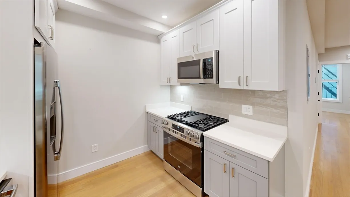 Boston, MA Real Estate | View 230 Tremont St., 2 | 4 Beds, 2 Baths