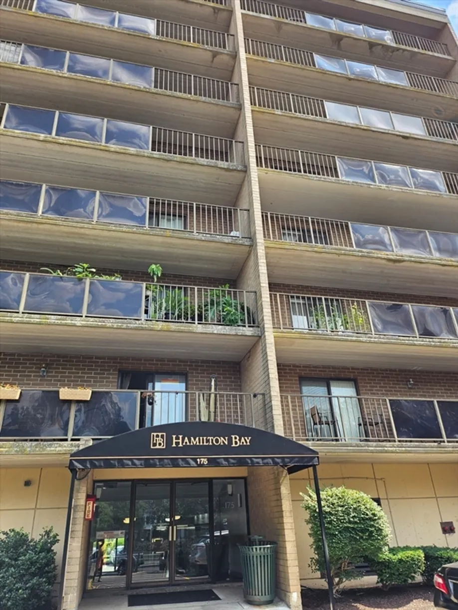 Boston, MA Real Estate | View 175 Quincy Shore Drive, 71 | 1 Bed, 1 Bath