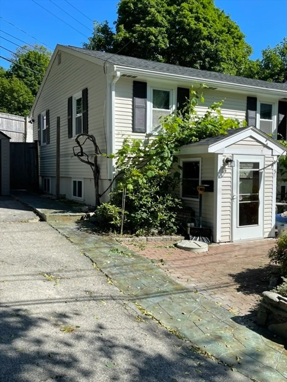 Boston, MA Real Estate | View 5 Elm Ave, B | 2 Beds, 1 Bath