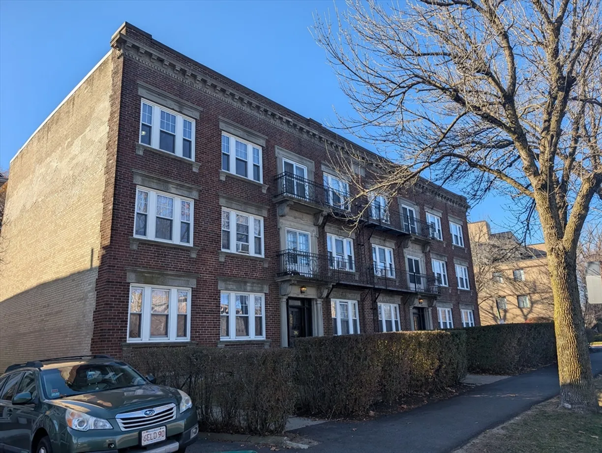 Boston, MA Real Estate | View 390 Fellsway West, 3A | 1 Bed, 1 Bath