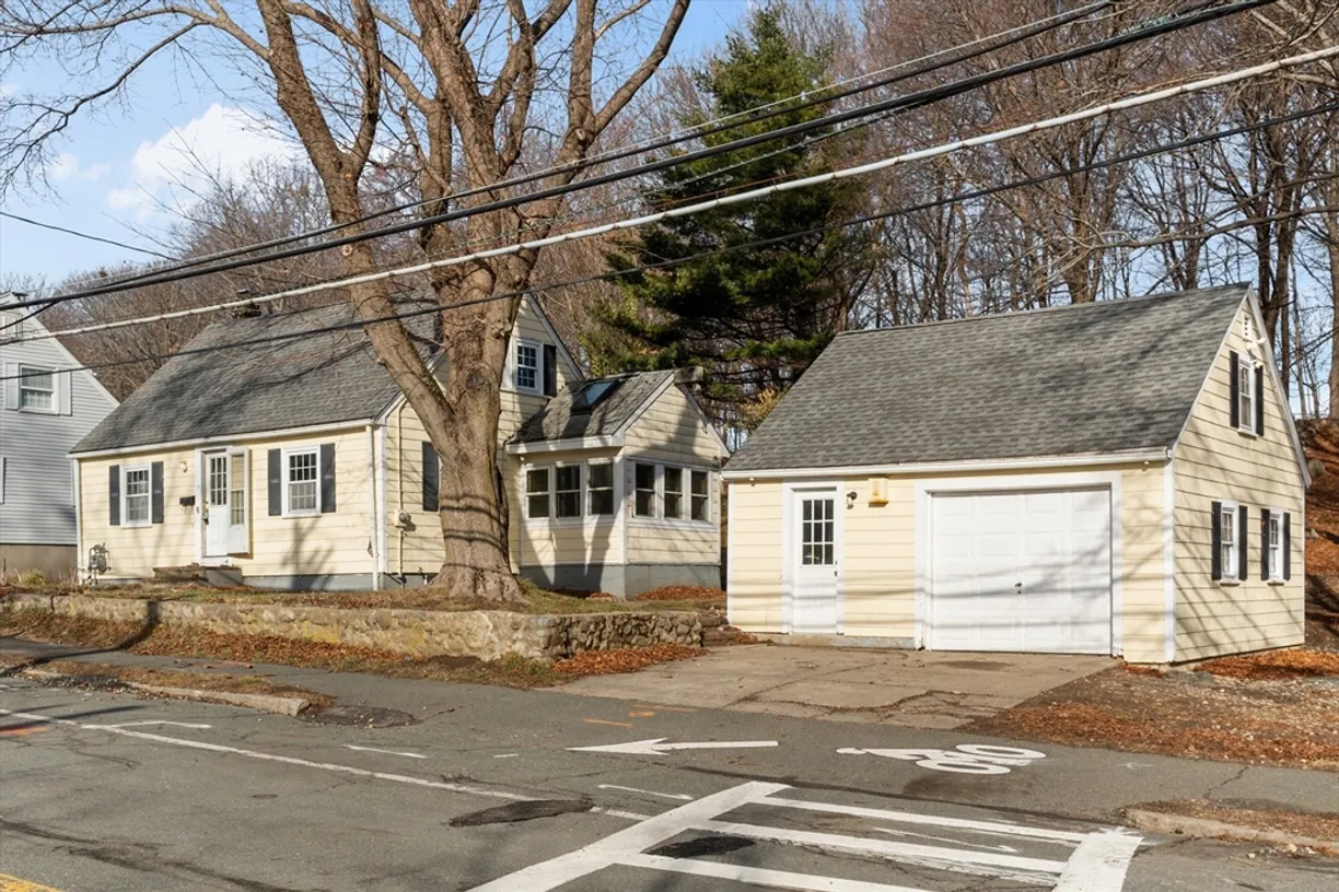 Boston, MA Real Estate | View 21 Bridge St | 3 Beds, 1 Bath