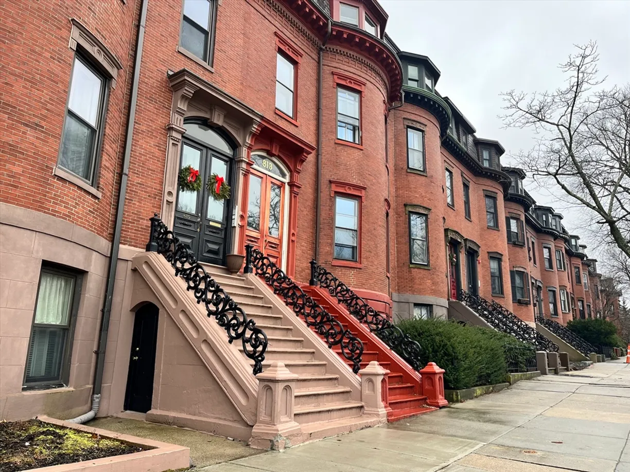 Boston, MA Real Estate | View 817 E Broadway, 1 | 4 Beds, 4 Baths
