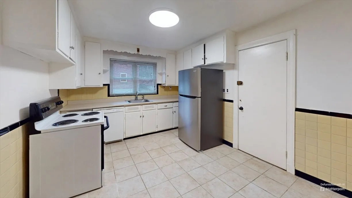 Boston, MA Real Estate | View 115 Withington Rd, 115 | 3 Beds, 1 Bath