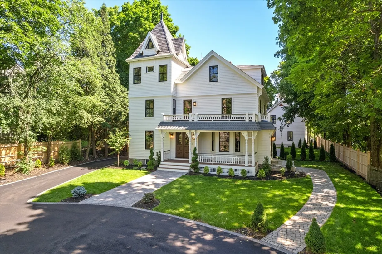 Boston, MA Real Estate | View 304 Elliot St. Carriage House S, 4 | 3 Beds, 2 Baths
