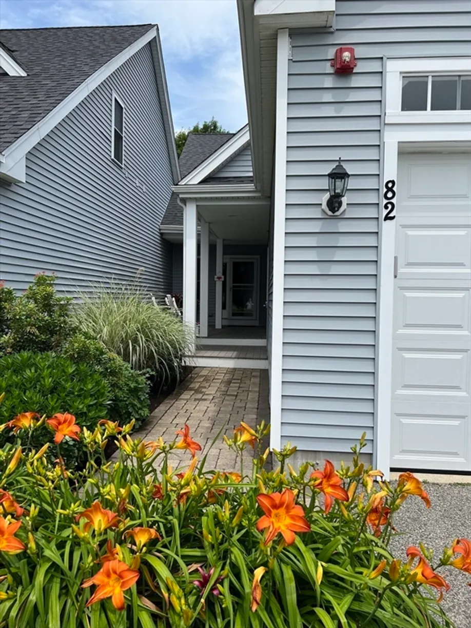 Boston, MA Real Estate | View 82 White Cliff Dr, 82 | Listing