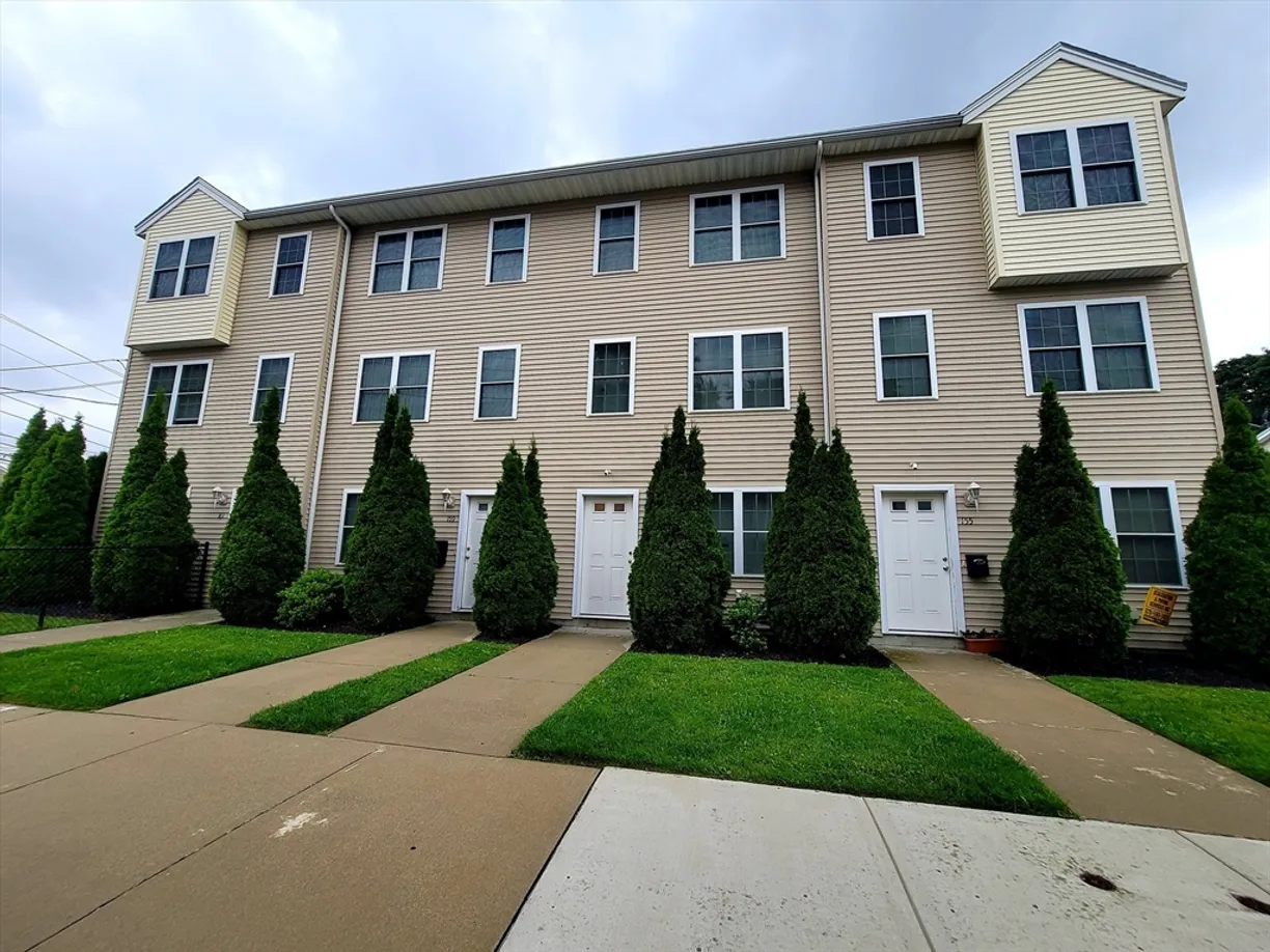 Boston, MA Real Estate | View 157 Franklin Street, 7 | 2 Beds, 1 Bath