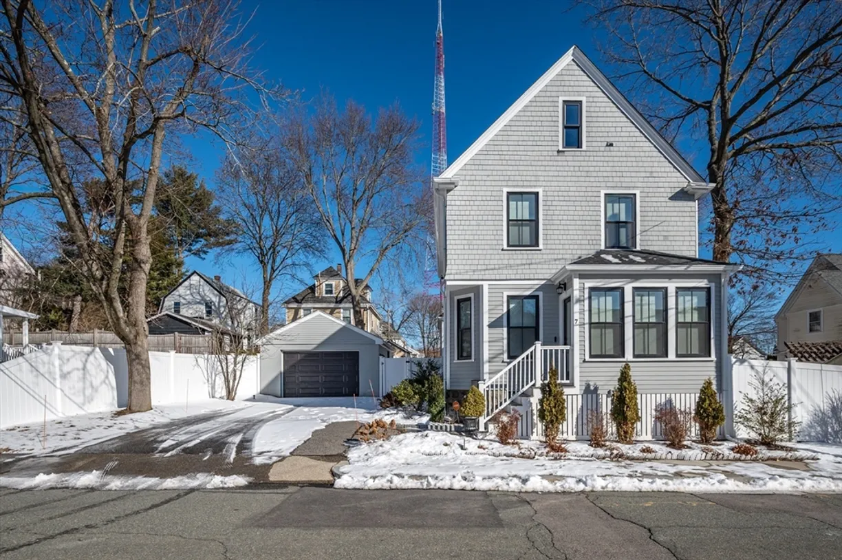 Boston, MA Real Estate | View 7 Shawmut Park | 3 Beds, 2 Baths