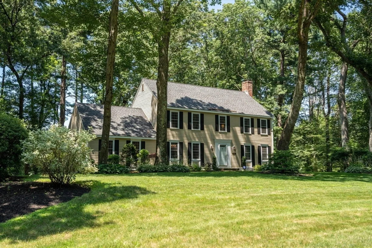 Boston, MA Real Estate | View 40 Shadow Oak | Listing