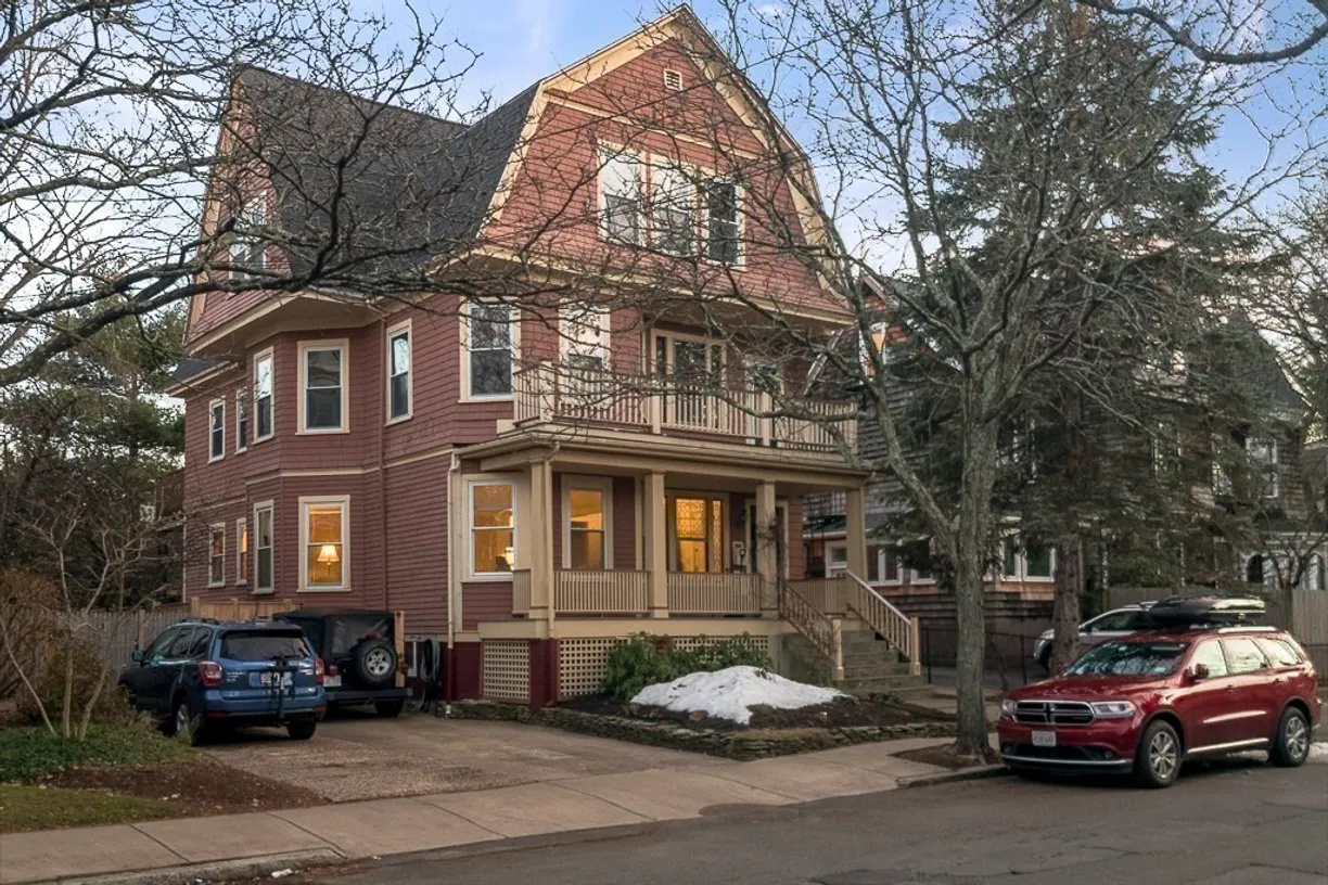 Boston, MA Real Estate | View 38 Russell Street, 2 | 4 Beds, 1 Bath