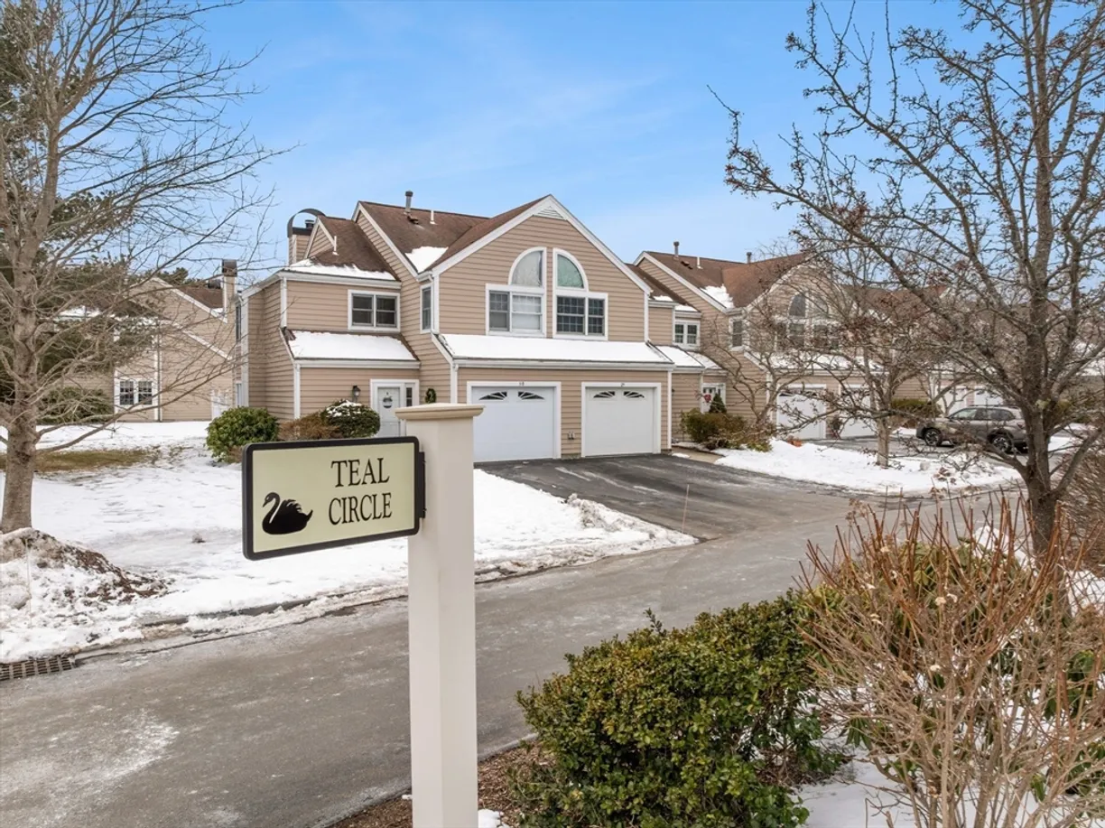Boston, MA Real Estate | View 29 Teal Cir, 29 | 2 Beds, 2 Baths