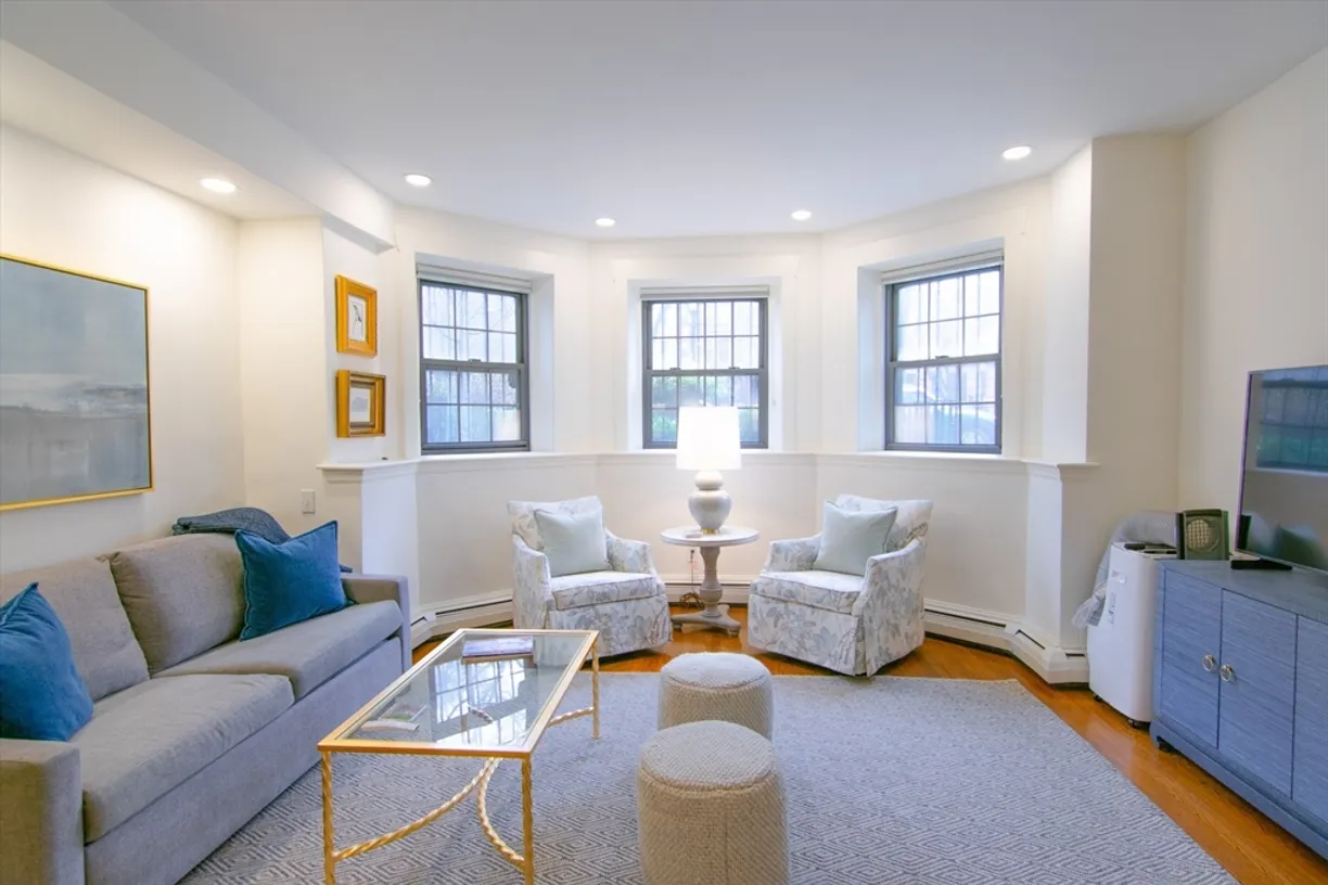 Boston, MA Real Estate | View 113 Commonwealth Ave., 1 | 1 Bath