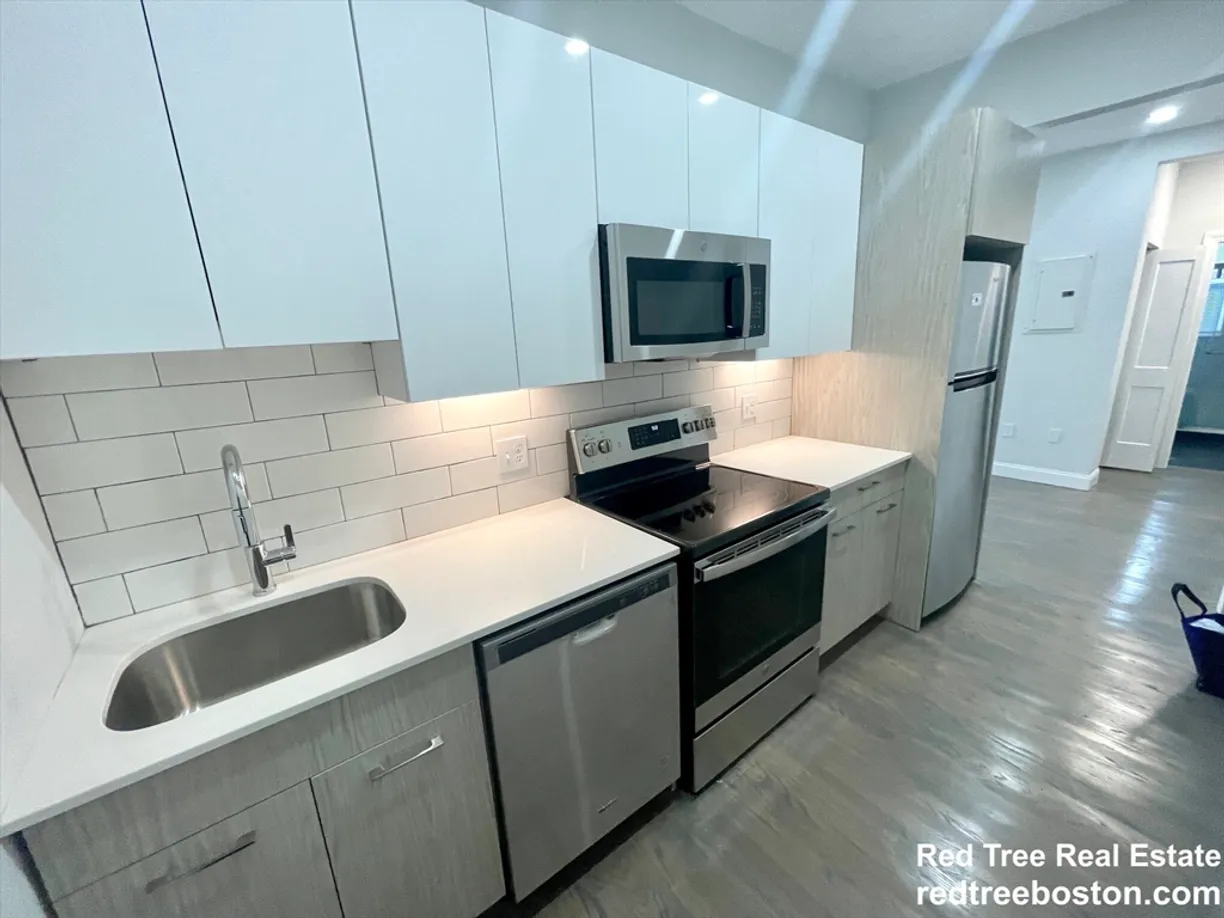 Boston, MA Real Estate | View 112 Jersey St, 16 | 2 Beds, 1 Bath