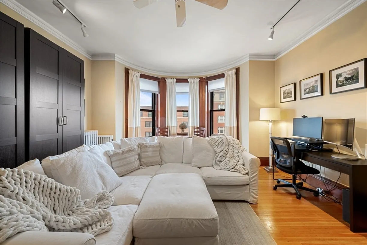 Boston, MA Real Estate | View 295 Beacon, 53 | 1 Bed, 1 Bath