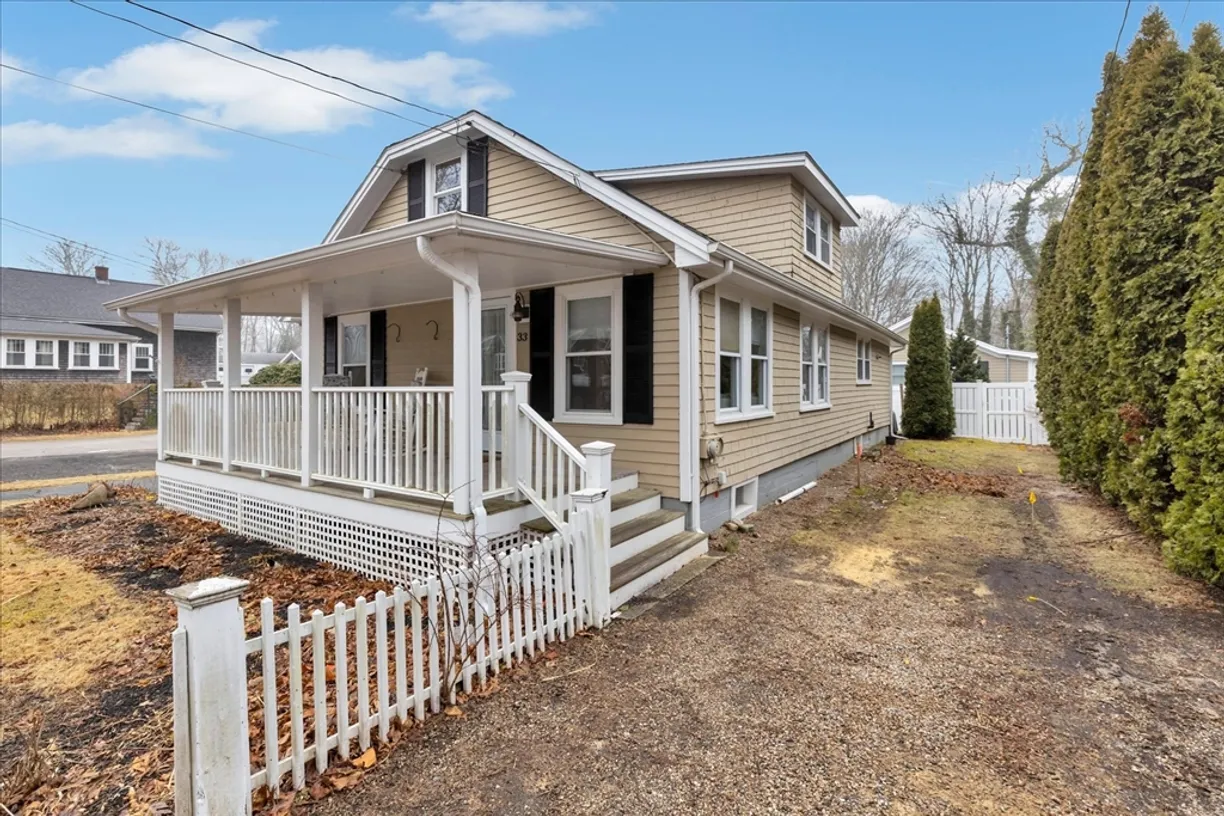 Boston, MA Real Estate | View 33 Oakwood Ave | 3 Beds, 2 Baths
